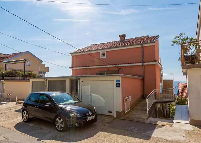 Apartment In 39041 Dramalj